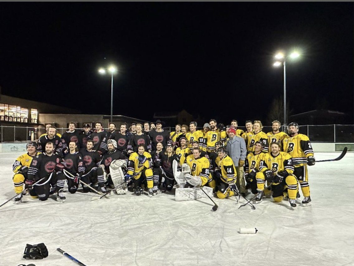The Sun Valley Suns and Bozeman Stingers after the game (Photo: Bozeman Stingers)